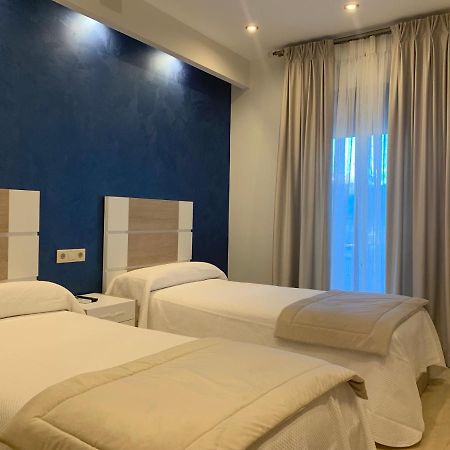 Hostal Poeta Machado Baeza Exterior photo